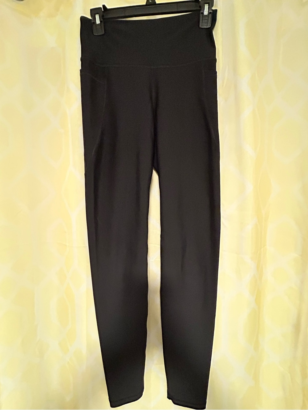 Old Navy Elevate Leggings (go dry)